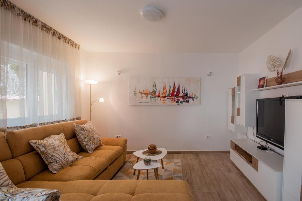 Apartment Matija Задар Екстер'єр фото