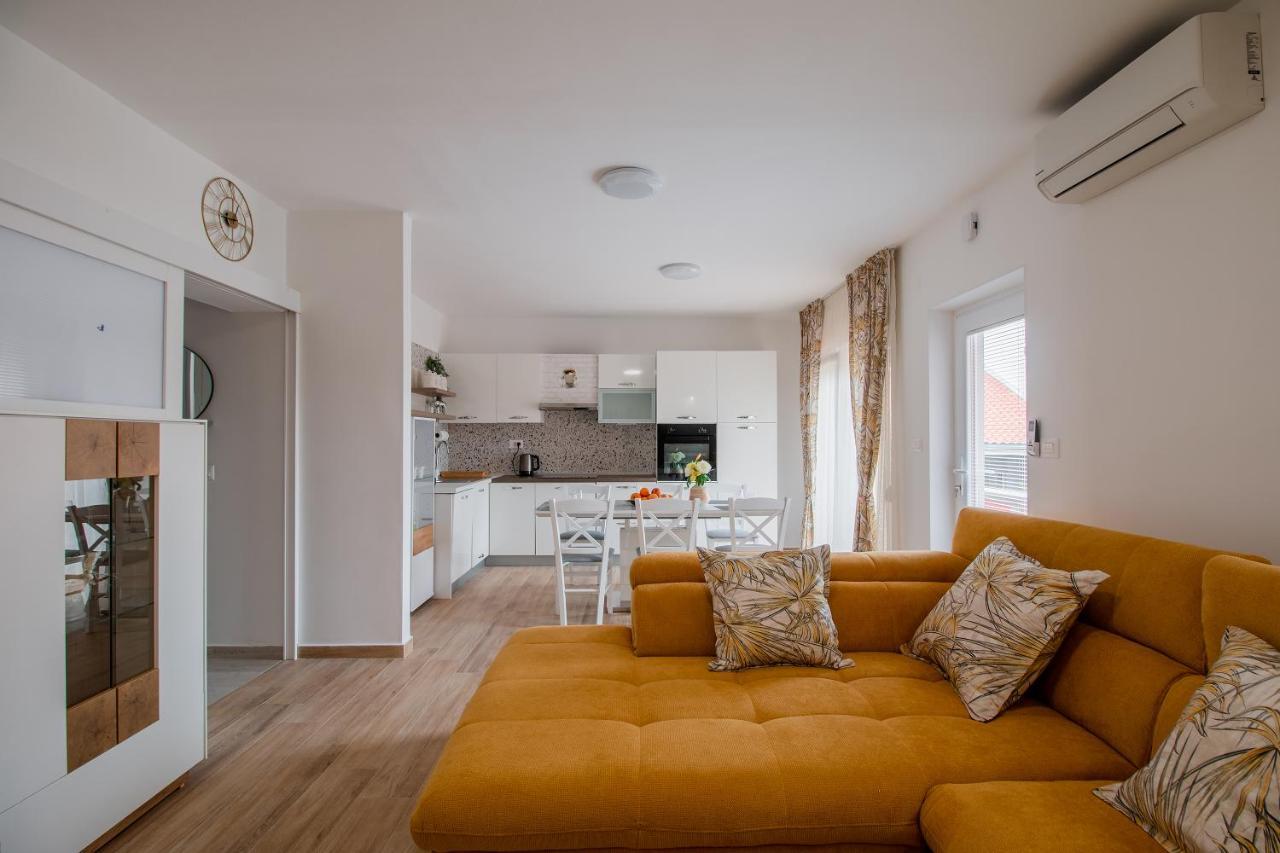 Apartment Matija Задар Екстер'єр фото